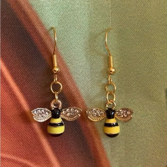 !!HANDMADE BEE EARRINGS!! - Picture 1 of 2